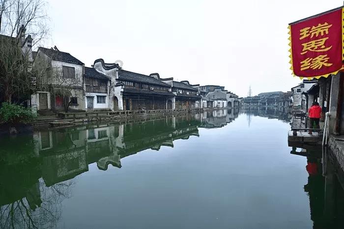 请问怎样能查看别人的车辆是否年审？